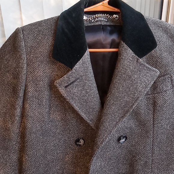 Coat - Picture 3 of 10